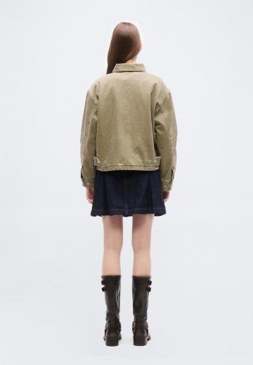 Куртка с накладнымит карманами