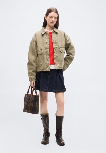 Куртка с накладнымит карманами