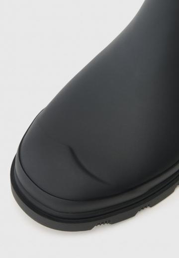 Резиновые сапоги