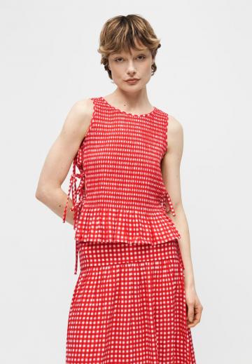 Блузка без рукавов