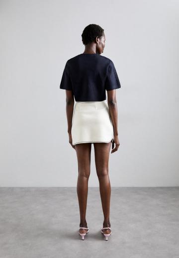 Юбка с накладными карманами