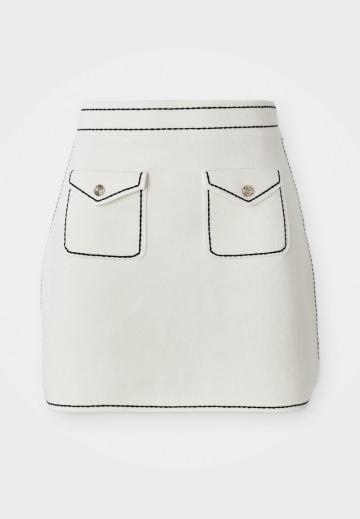 Юбка с накладными карманами