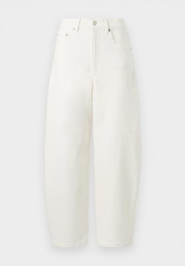 Свободные джинсы