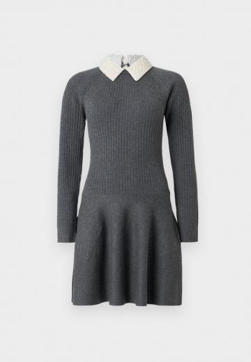 Вязаное платье