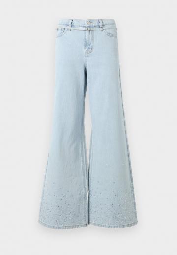 Джинсы бойфренда