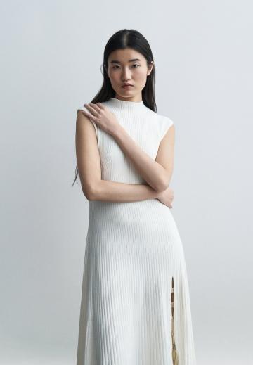 Вязаное платье