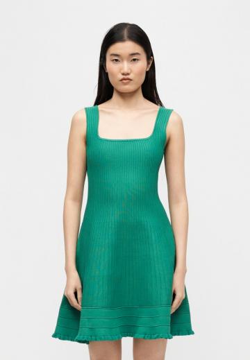 Короткое платье