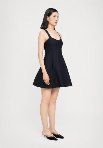 Короткое платье