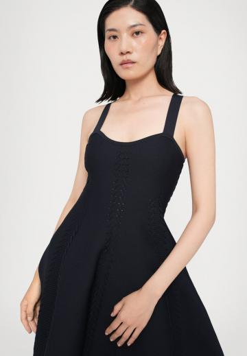 Короткое платье