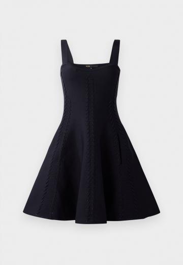 Короткое платье