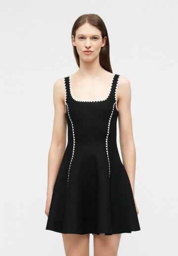 Короткое платье