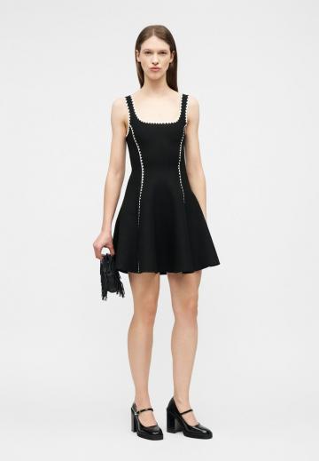 Короткое платье