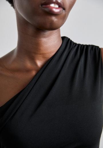 Топ на одно плечо