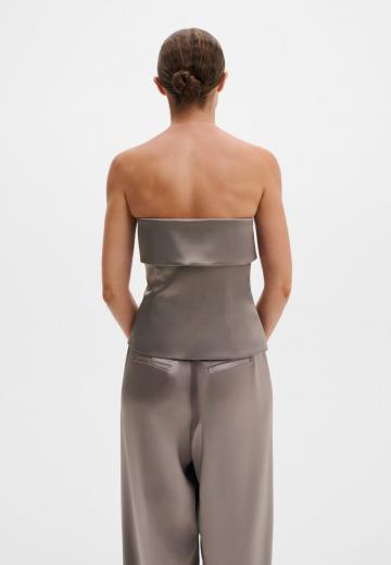 Топ без бретелек