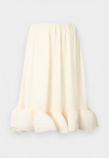 Платье без бретелек