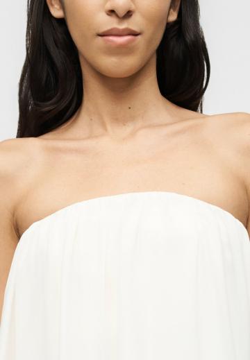 Платье без бретелек