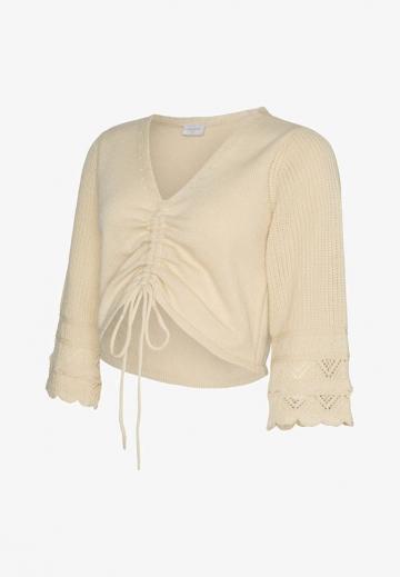 Пуловер с вырезом V