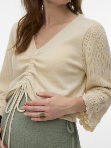 Пуловер с вырезом V