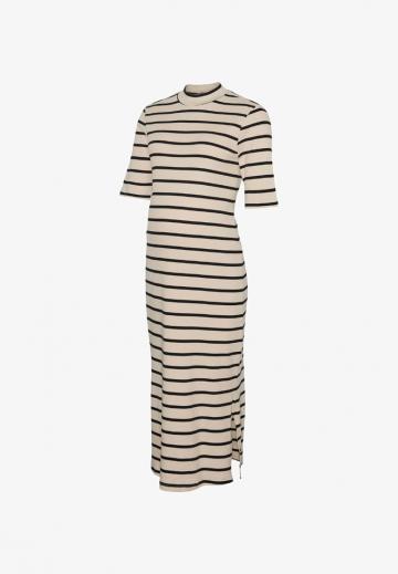 Вязаное платье