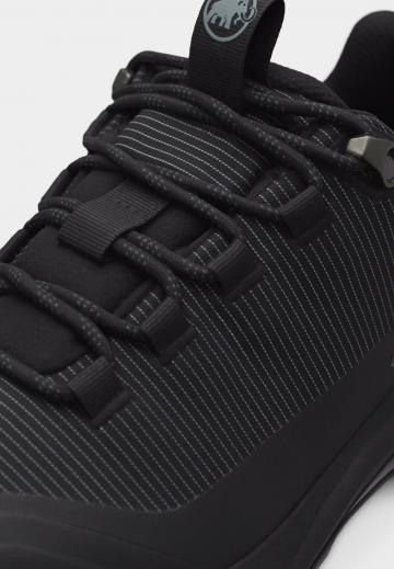 Походные ботинки