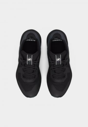 Походные кроссовки