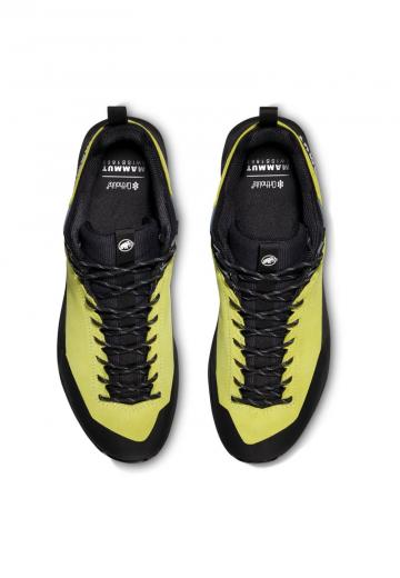 Походные кроссовки