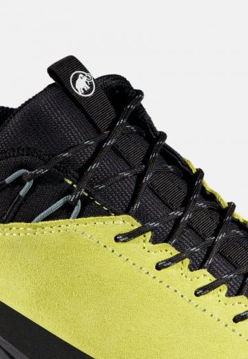 Походные кроссовки