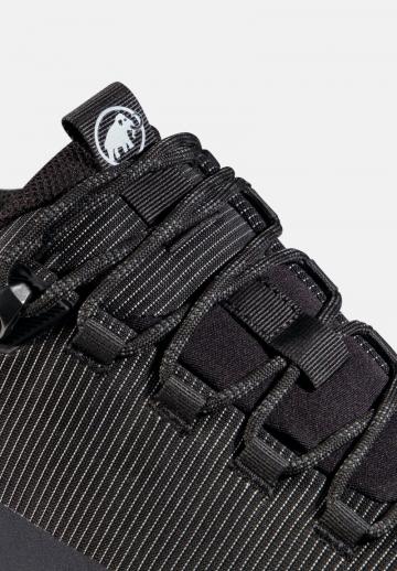 Походные кроссовки