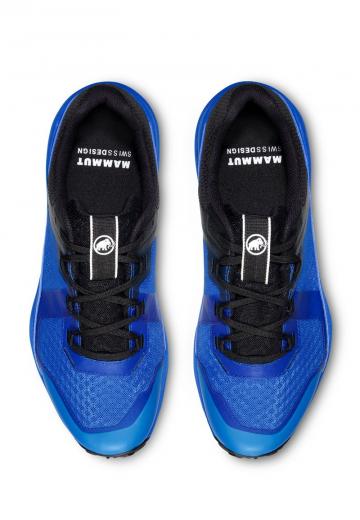 Походные кроссовки