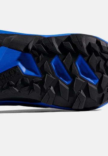 Походные кроссовки