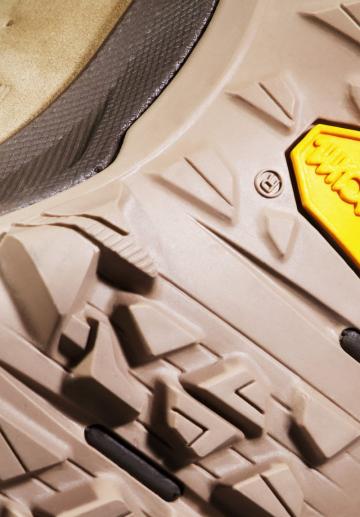 Походные ботинки