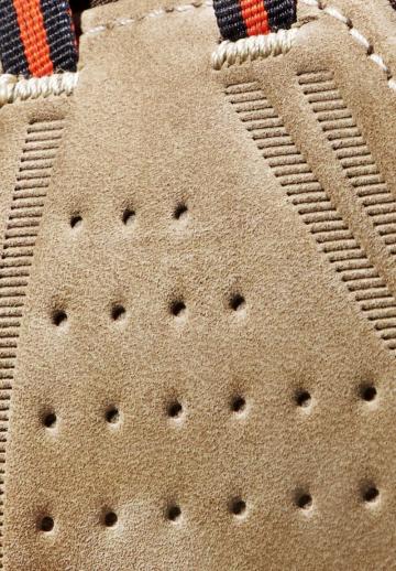 Походные ботинки