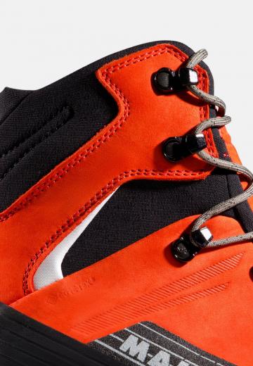 Походные ботинки