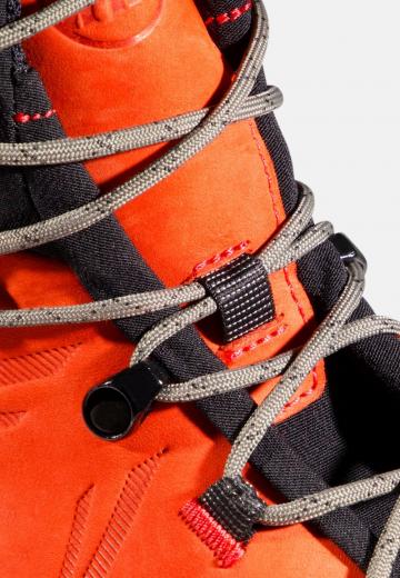 Походные ботинки