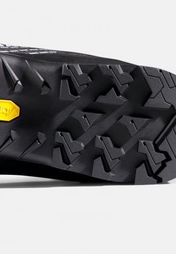 Походные ботинки