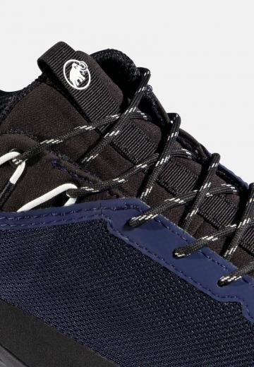 Походные кроссовки