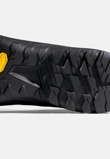 Походные ботинки