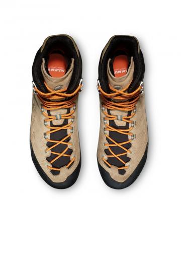 Походные ботинки