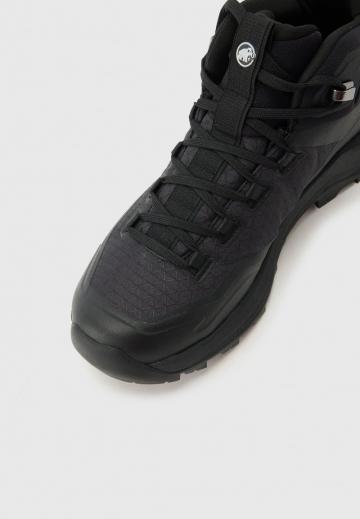 Походные ботинки