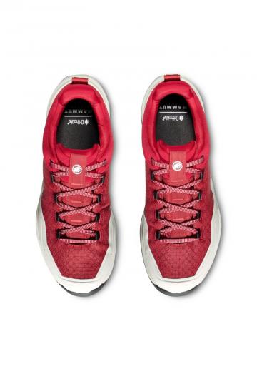 Походные кроссовки