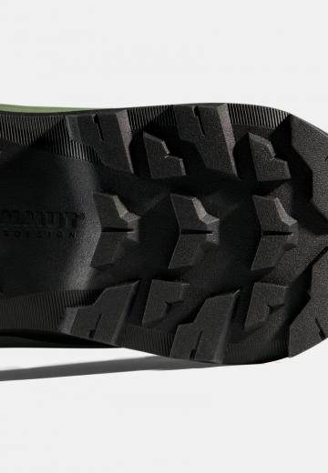 Походные кроссовки