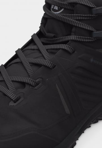 Походные ботинки