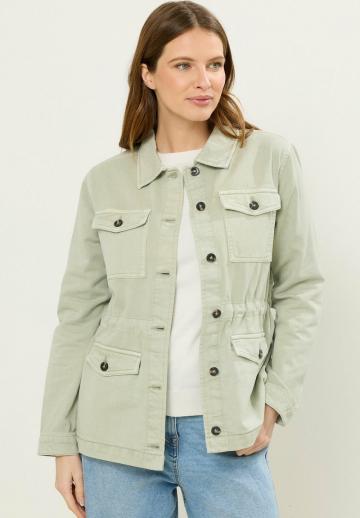 Куртка с накладнымит карманами