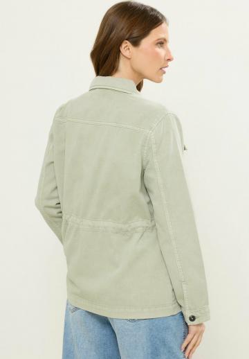 Куртка с накладнымит карманами