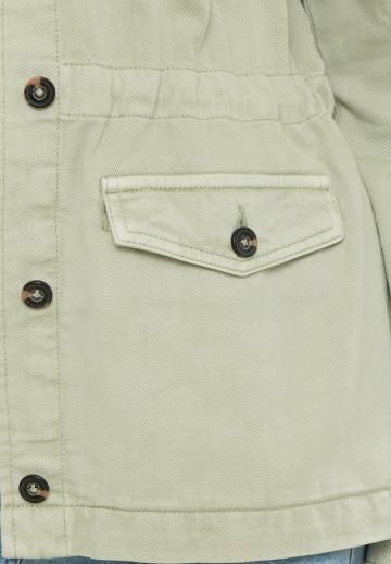 Куртка с накладнымит карманами