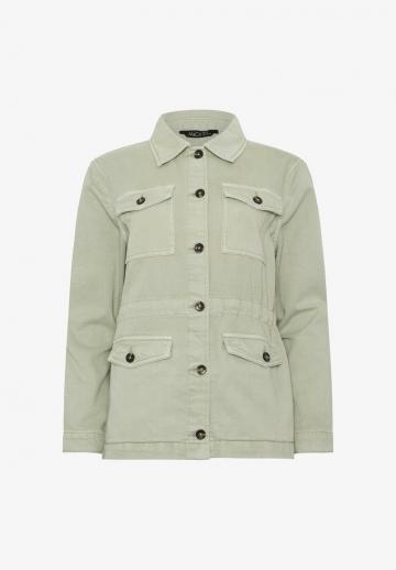 Куртка с накладнымит карманами