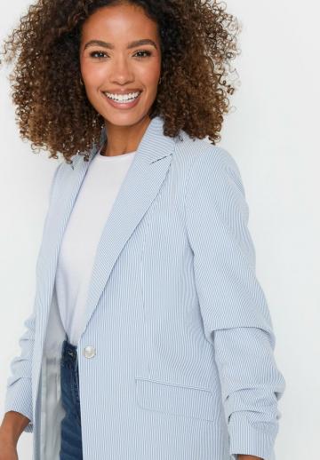 Короткое пальто