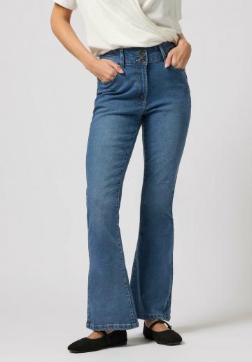 Клешеные джинсы