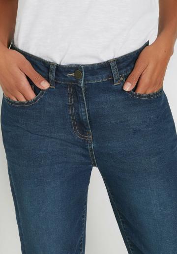 Короткие джинсы