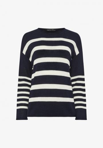 Пуловер в полоску